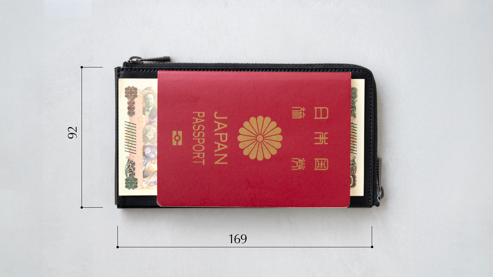 小さい薄い長財布は、新次元へ。