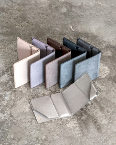 キャッシュレスに最適なミニ財布 |Hitoe® Fold Less - Foschia -| 霧を纏うワックスレザー