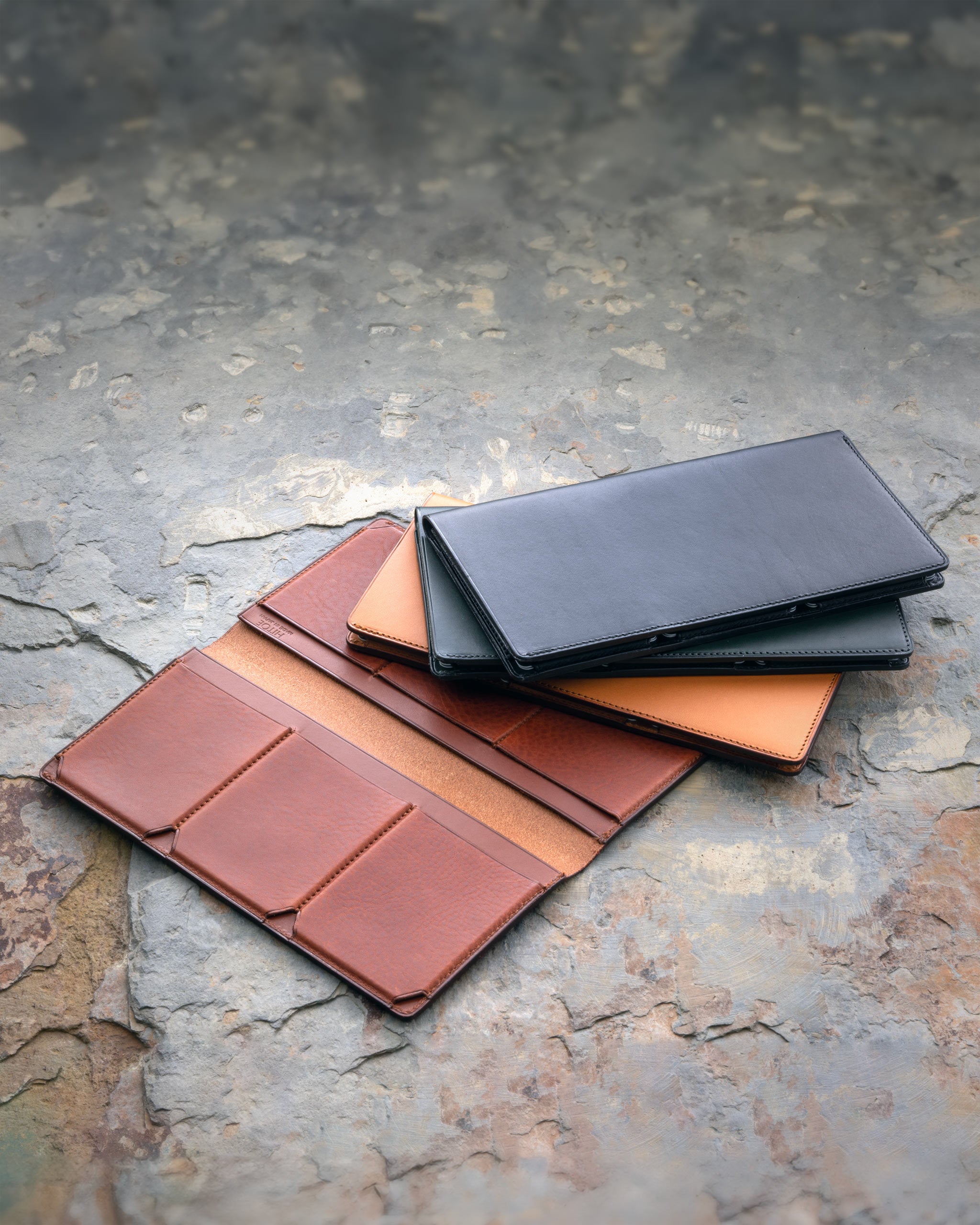 薄いカードケース(束入れ) 【モッタイナイ マーケット】Hitoe® Sextet - Liscio -  カード6枚仕様 | 色艶深まるスムースレザー