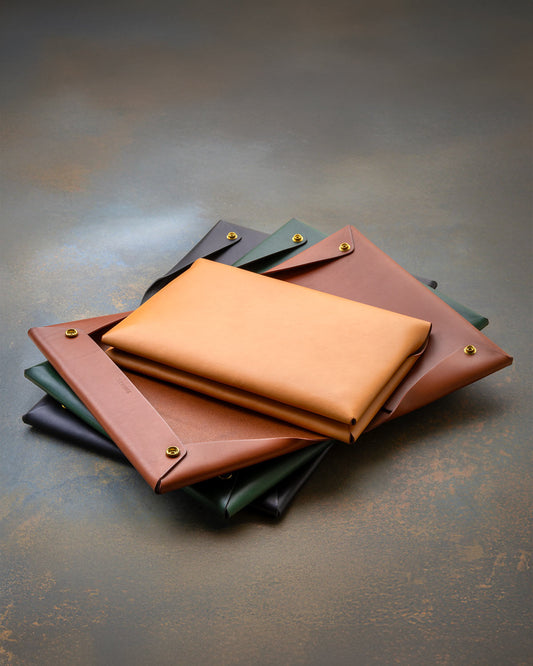 一枚革で包むドキュメントケース Tsutsumu® A3 - Liscio- | 色艶深まるスムースレザー