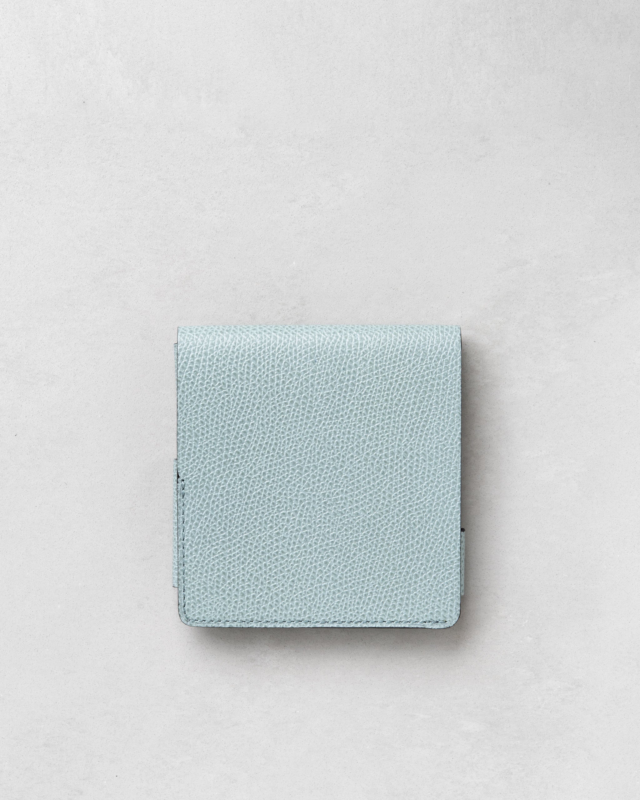 空気のような軽やかさ Hitoe® Fold Aria - Etretat - | エトルタ海岸を