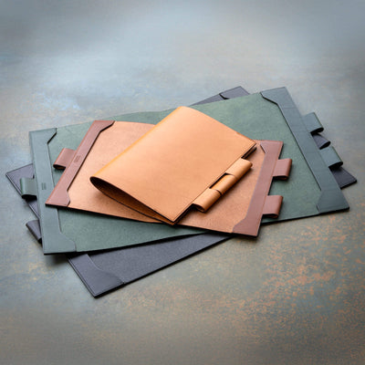 Insert any paper you like into the notebook. |Hasamu® A4 -Liscio-| Smooth leather with a deep color and luster