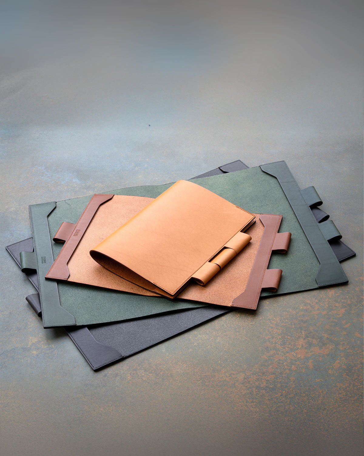 SYRINX Tsutsumu A3 - Foschia ネイビー SYRINX Tsutsumu A3 - Foschia