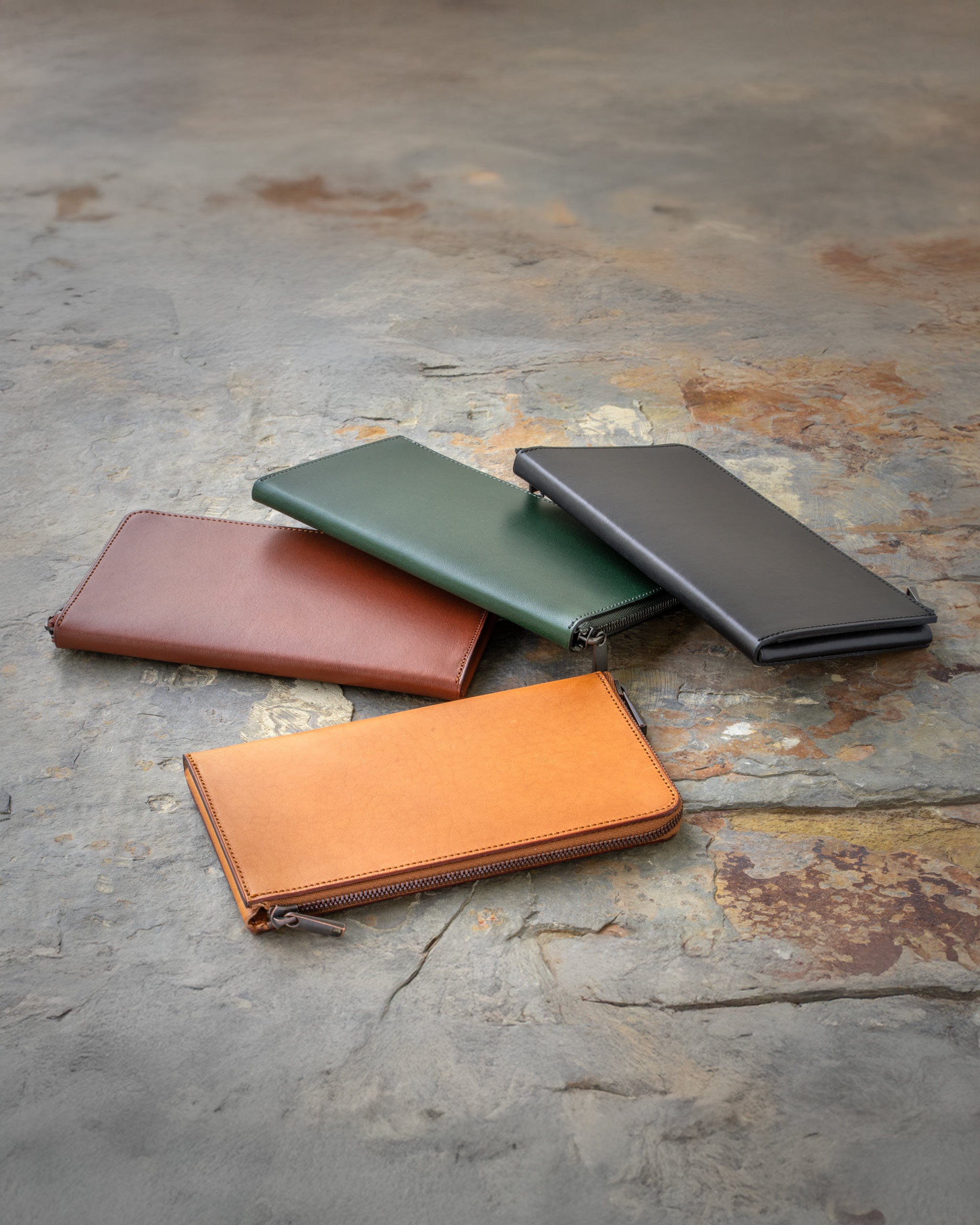 【ほぼ新品】Hitoe Fold Liscio ミニ財布 黒 HITOE Fold ブラック 二つ折り財布 小さくて薄いミニ財布 Hitoe