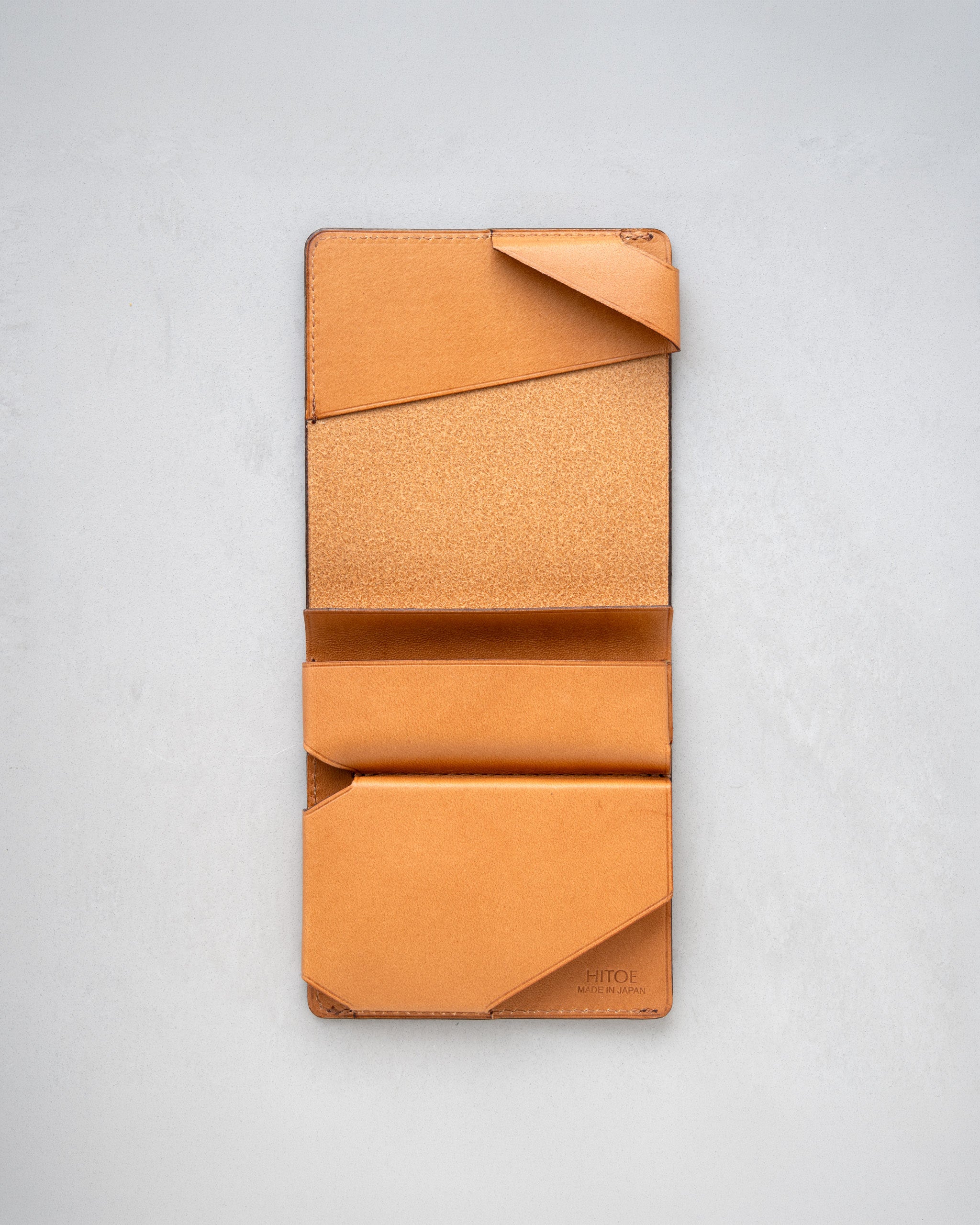 美品 SYRINX Hitoe® Fold - Liscio -　キャメル Slim Bifold Wallet Hitoe® Fold - Liscio| Vacchetta leather with a