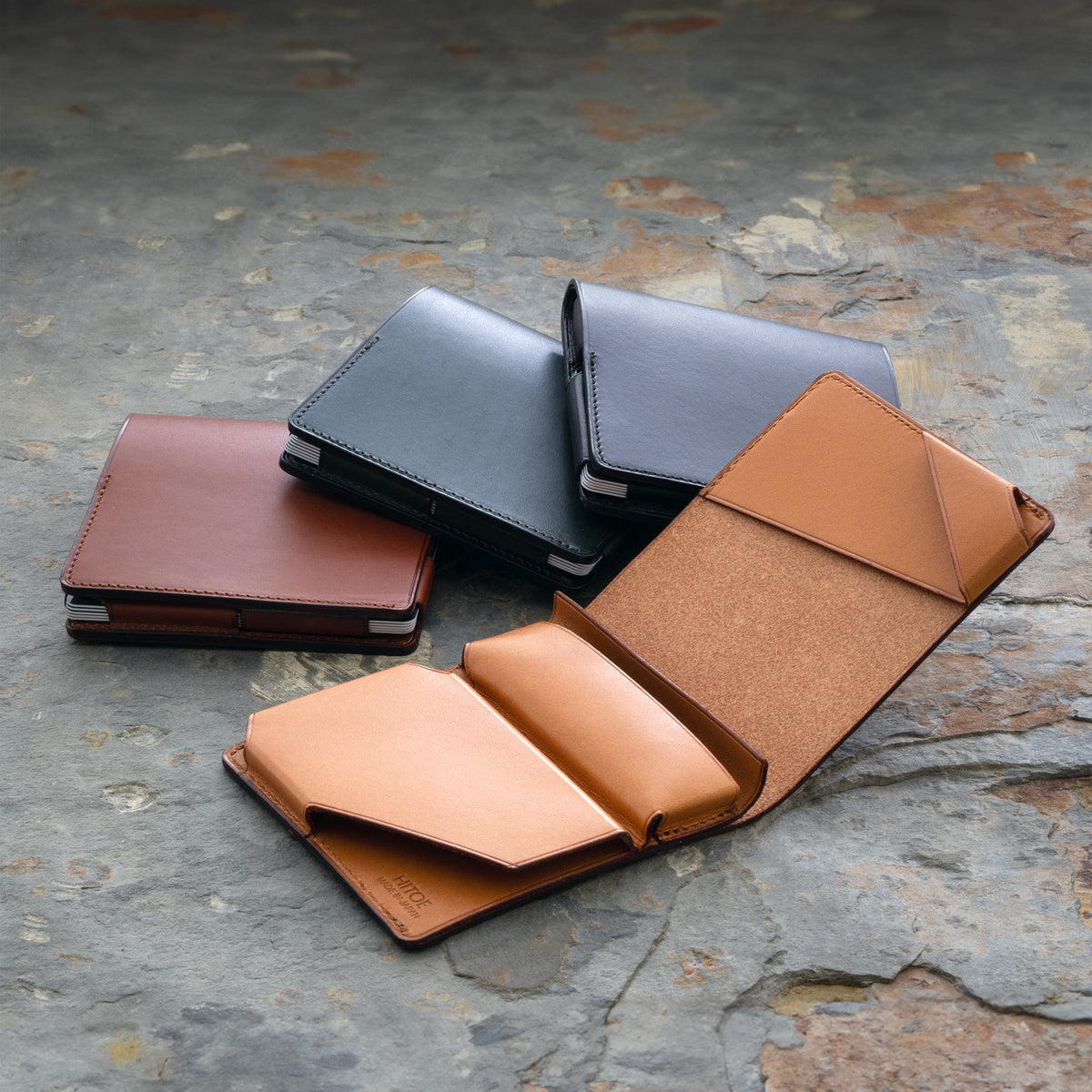 Small thin wallet Hitoe® Fold Liscio Smooth leather with a