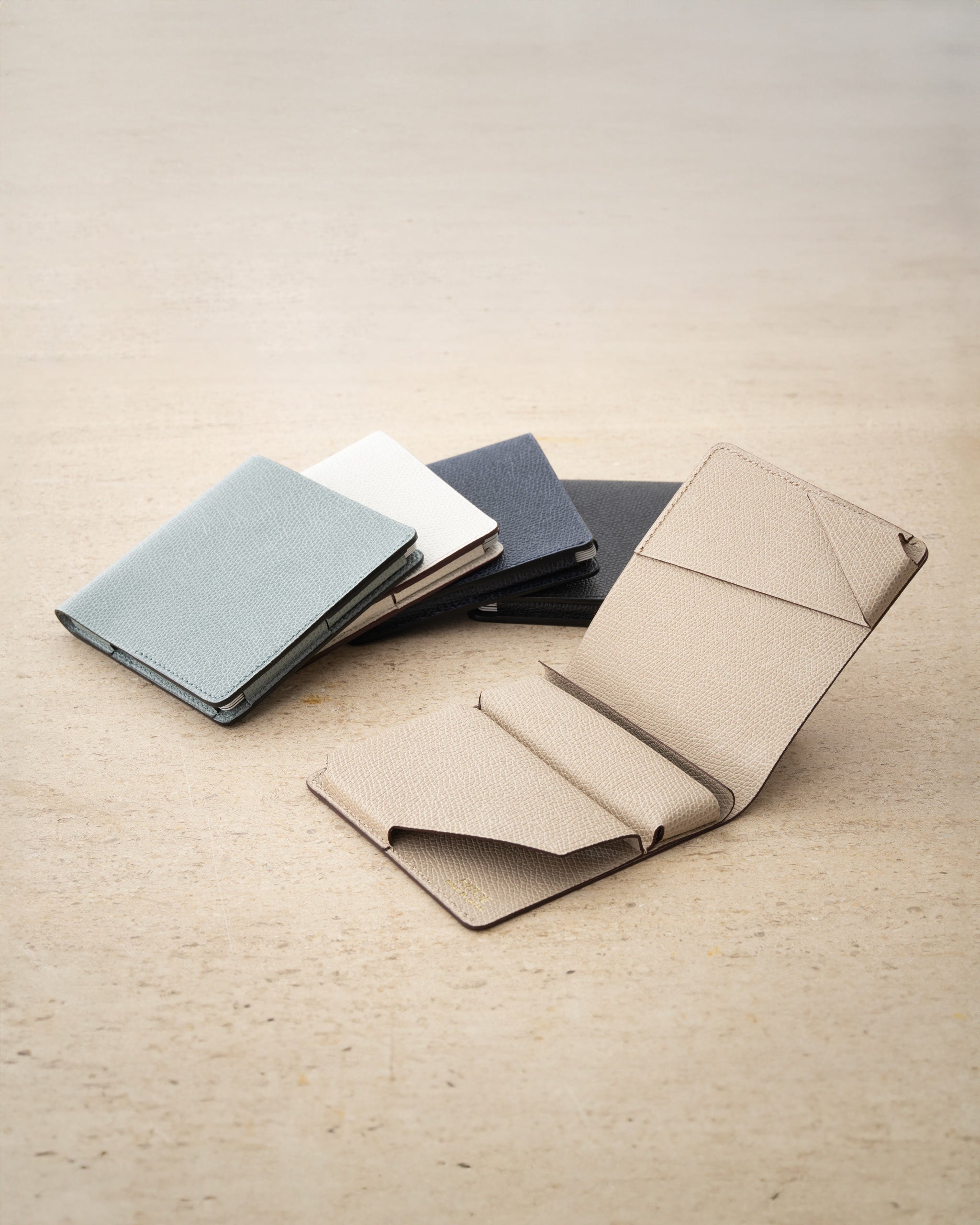 Syrinx Hitoe® Fold Less - Etretat - 空気のように軽いミニ財布 Hitoe® Fold Aria - Etretat - | エトルタ