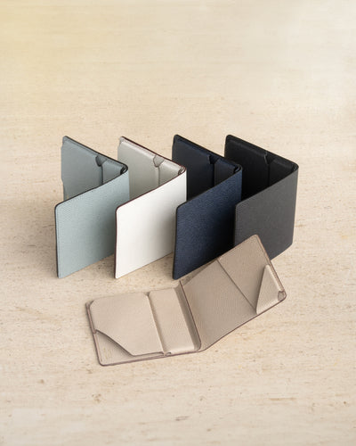 キャッシュレスに最適なミニ財布 |Hitoe® Fold Less - Etretat -| エトルタ海岸を映すフレンチカーフ