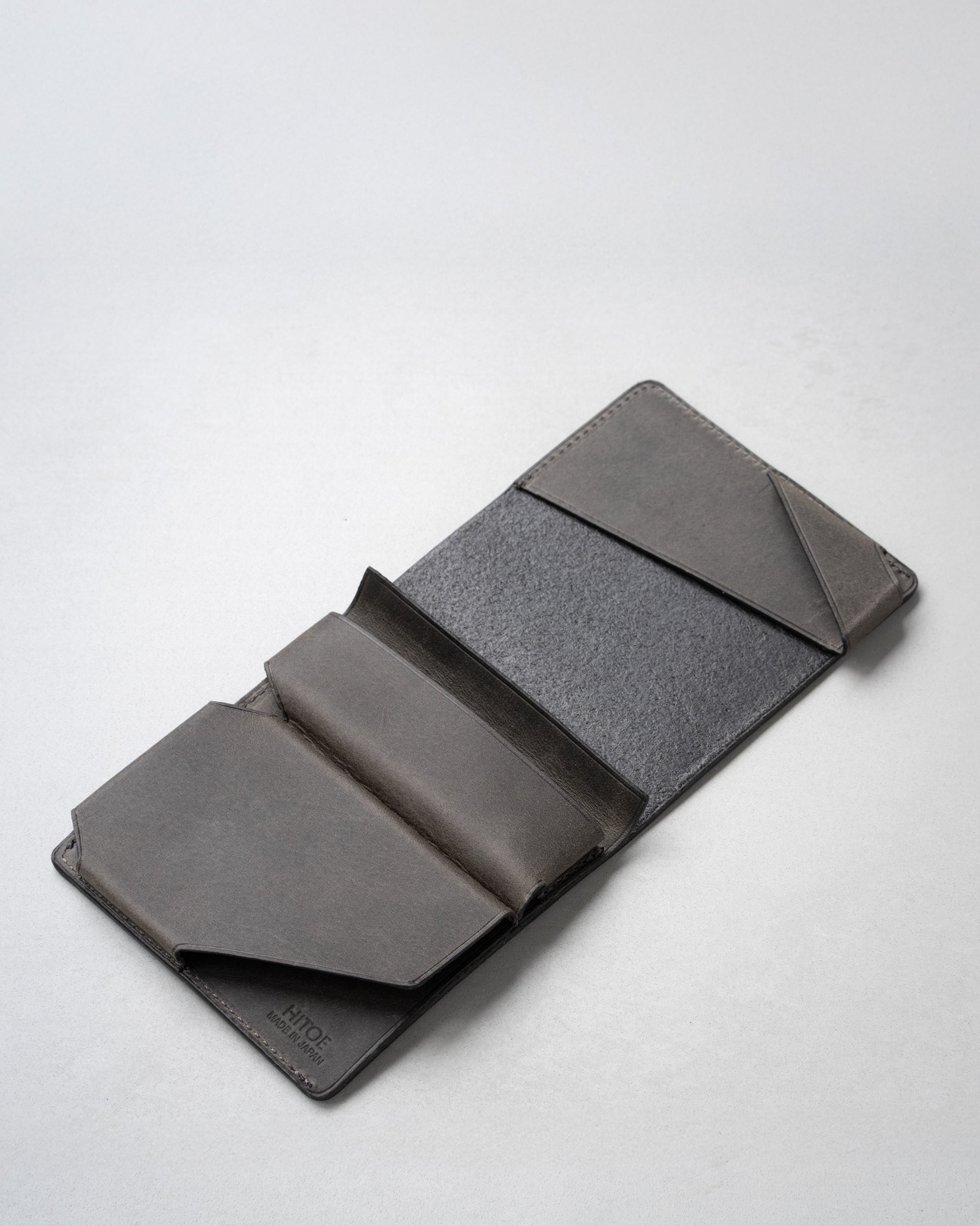 小さい薄い財布 Hitoe® Fold - Antico -| 時を刻むプルアップレザー