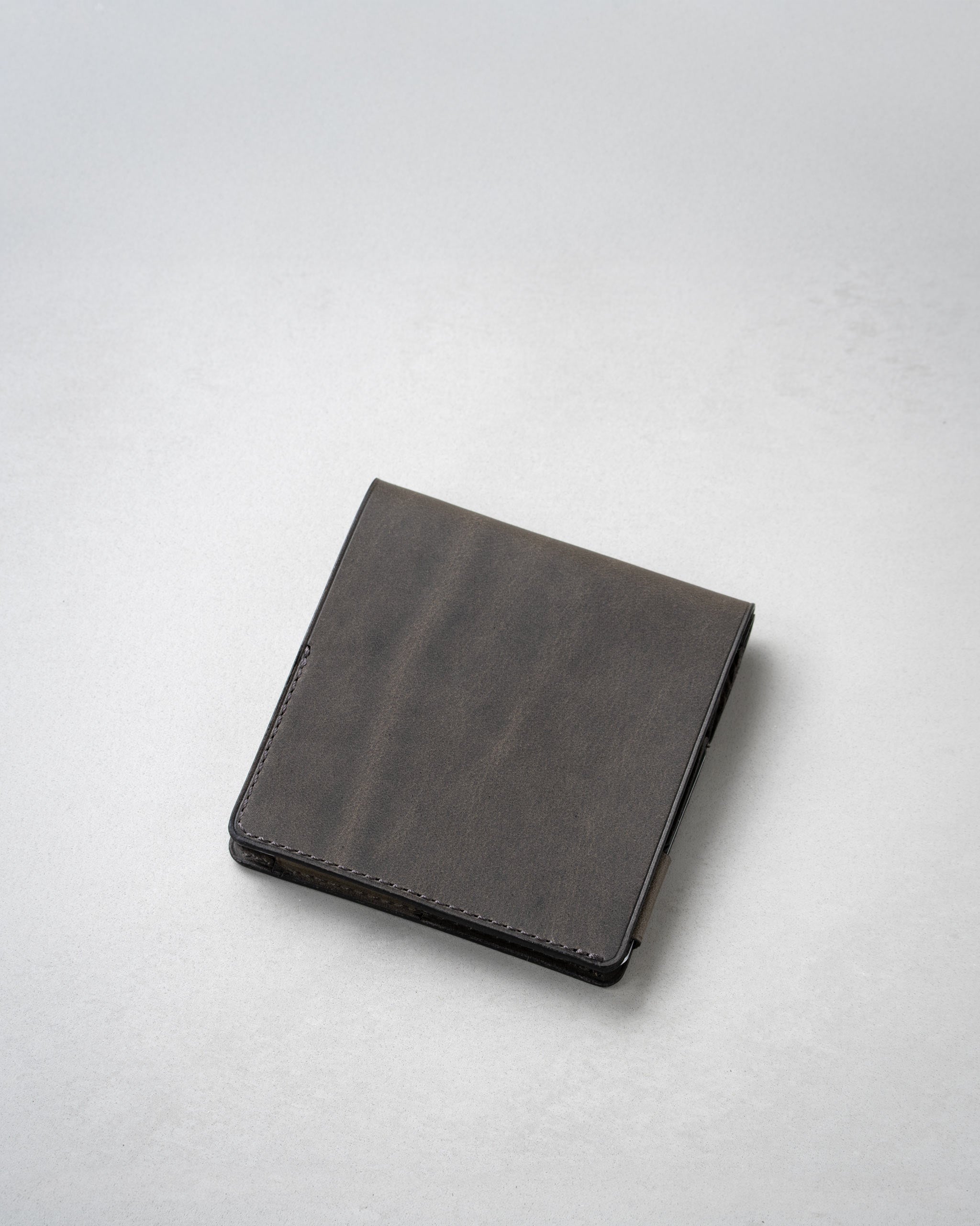 小さい薄い財布 Hitoe® Fold - Antico -| 時を刻むプルアップレザー 小さい薄い財布 Hitoe® Fold - Antico -| 時を刻むプルアップレザー