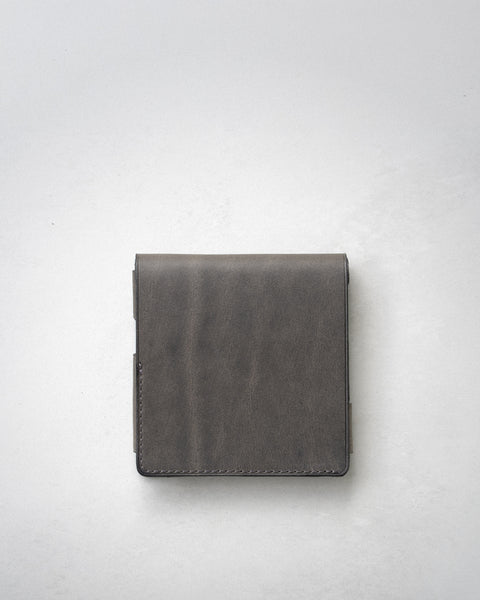 SYRINX Hitoe Fold Less ネイビー 小さい薄い財布 Hitoe® Fold - Antico - | 時を刻むプルアップレザー