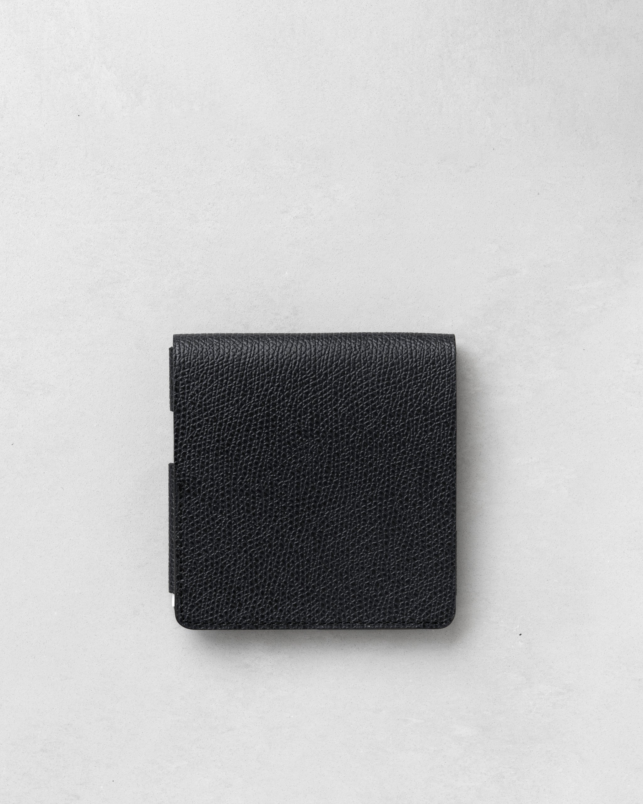ミニマリズムの極致 Hitoe® Fold Less - Etretat - | エトルタ海岸を