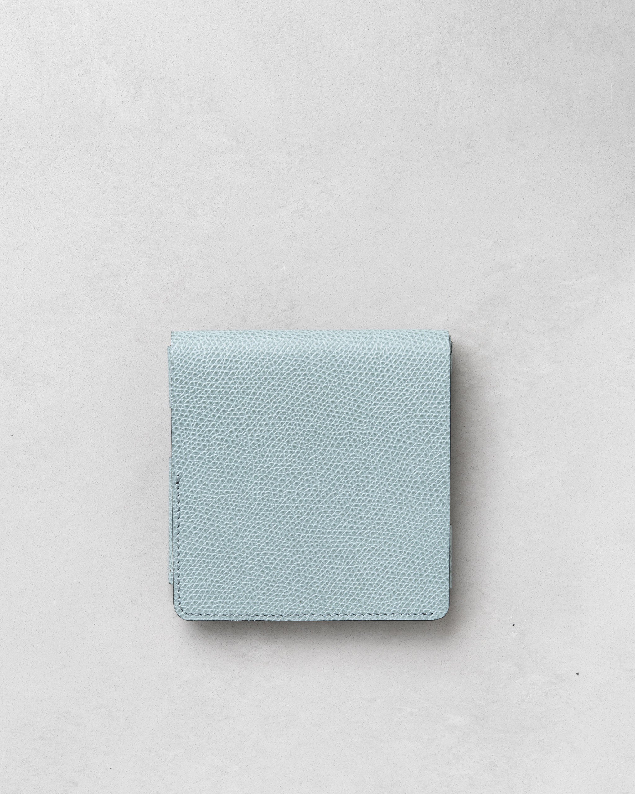 ミニマリズムの極致 Hitoe® Fold Less - Etretat - | エトルタ海岸を