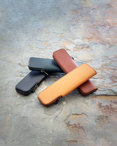 小さく薄いペンケース |Mekuru® Pen Case - Liscio -| 色艶深まるスムースレザー