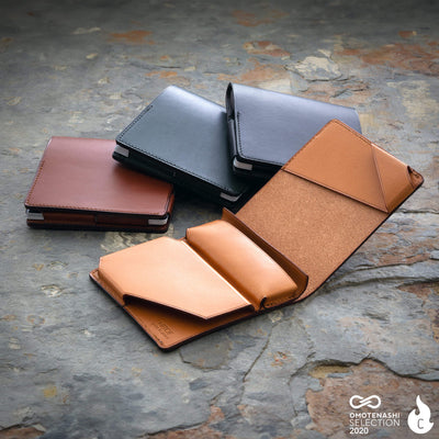 Small thin wallet |Hitoe® Fold - Liscio| Smooth leather with a deep color and luster