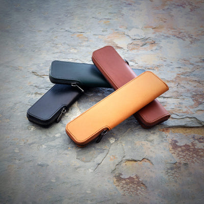 A small pen case that can be turned around |Mekuru® Pen Case - Liscio -| Smooth leather with a deep color and luster