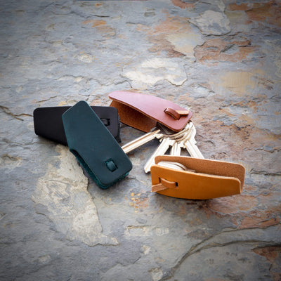 Leather key case that fits in the palm of your hand |Musubu ® Key Case - Liscio -| Smooth leather with a deep color and luster